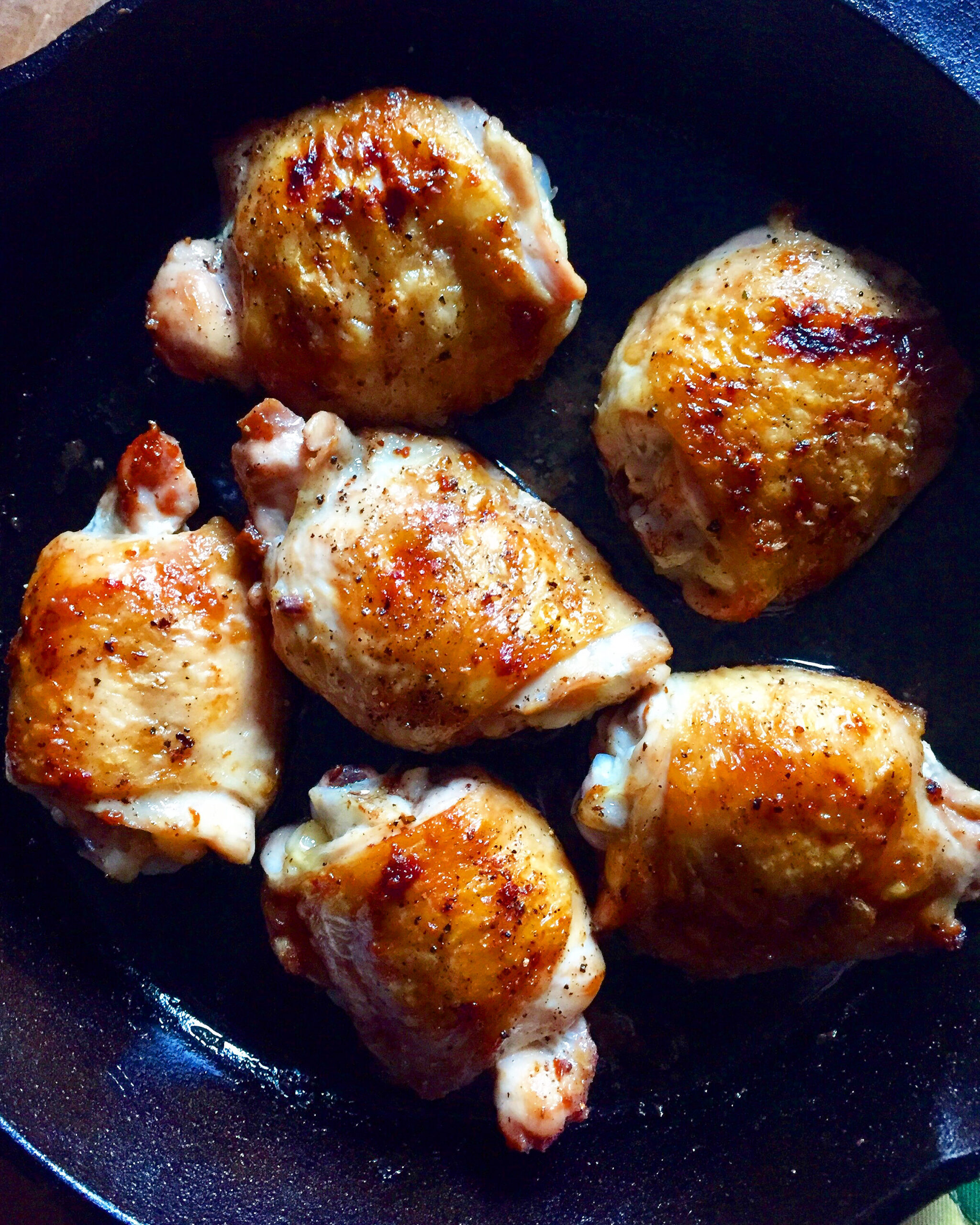 Skillet Roasted Chicken Thighs. - harvestandnourish.com