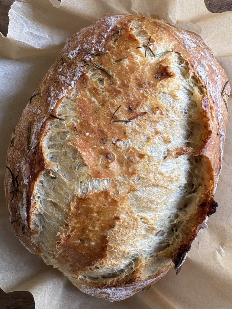 Rosemary and Roasted Garlic Artisan Bread. - harvestandnourish.com