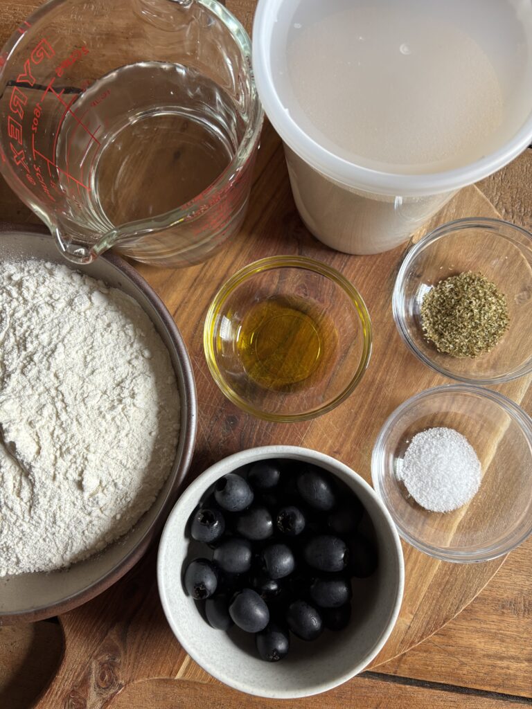 No-Knead Olive Artisan Bread. - harvestandnourish.com