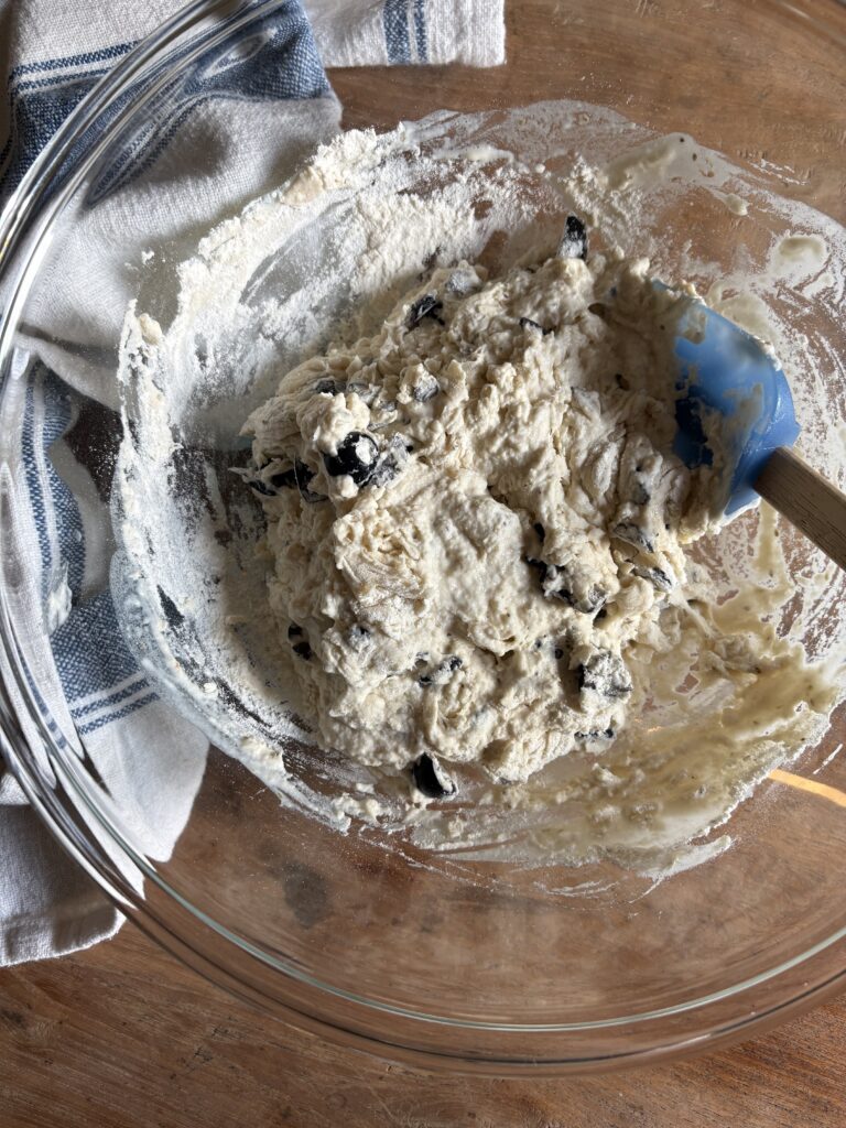No-Knead Olive Artisan Bread. - harvestandnourish.com