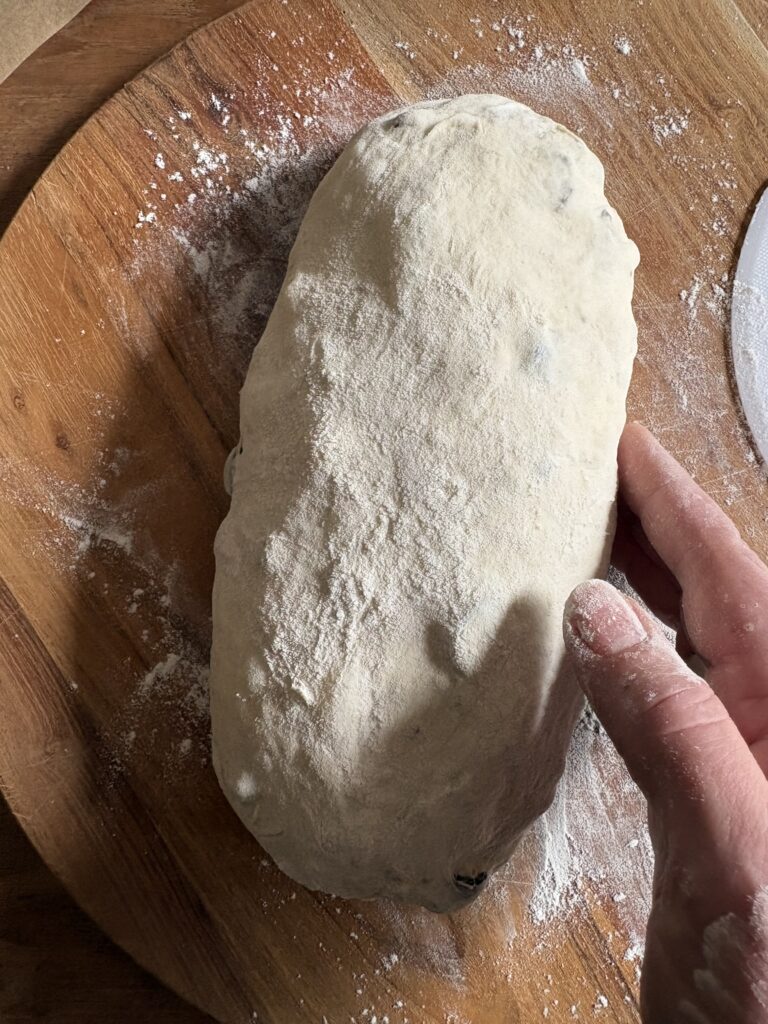 No-Knead Olive Artisan Bread. - harvestandnourish.com