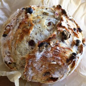 No-Knead Muesli Artisan Bread. - harvestandnourish.com