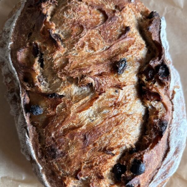 No-Knead Cinnamon Raisin Artisan Bread