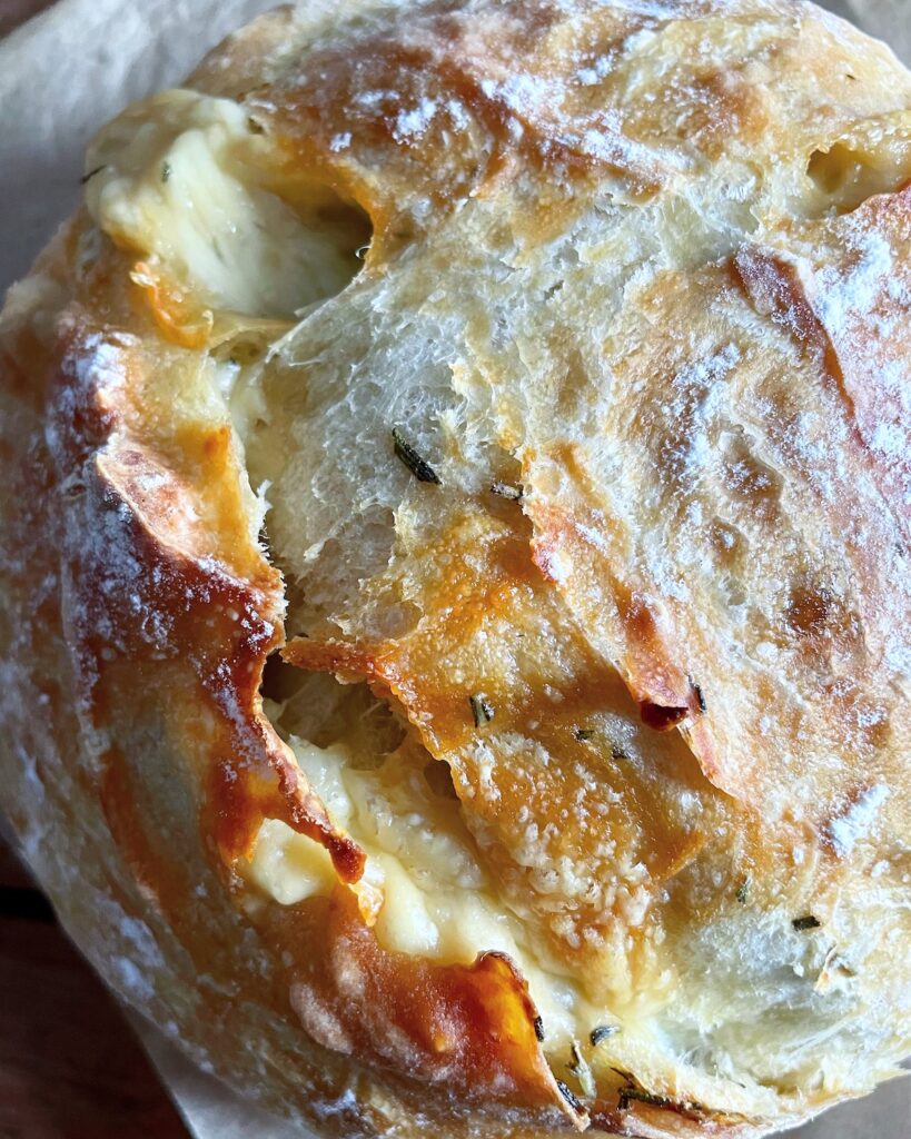 Rosemary Parmesan Artisan Bread. - harvestandnourish.com