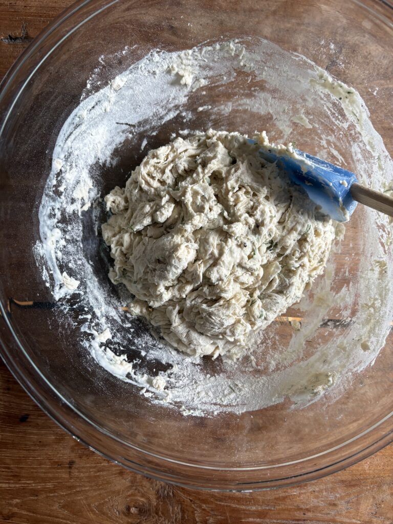 No-Knead Dill Gouda Artisan Bread. - harvestandnourish.com