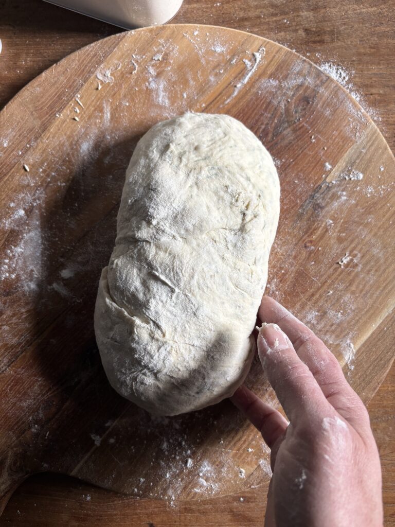 No-Knead Dill Gouda Artisan Bread. - harvestandnourish.com