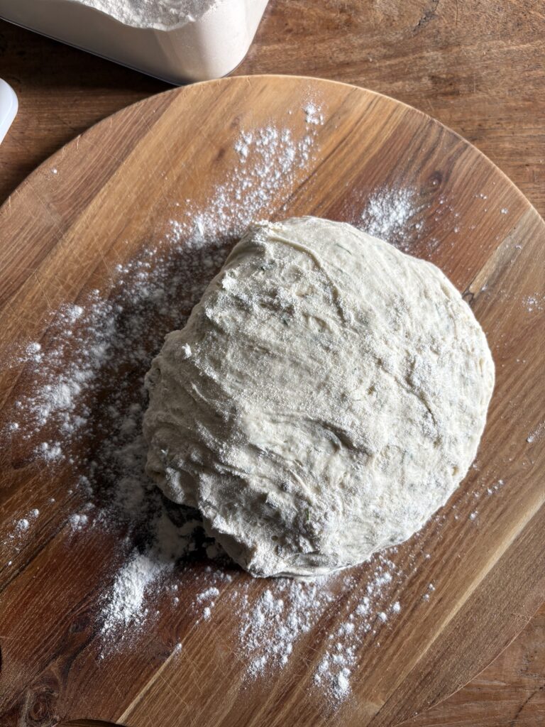 No-Knead Dill Gouda Artisan Bread. - harvestandnourish.com