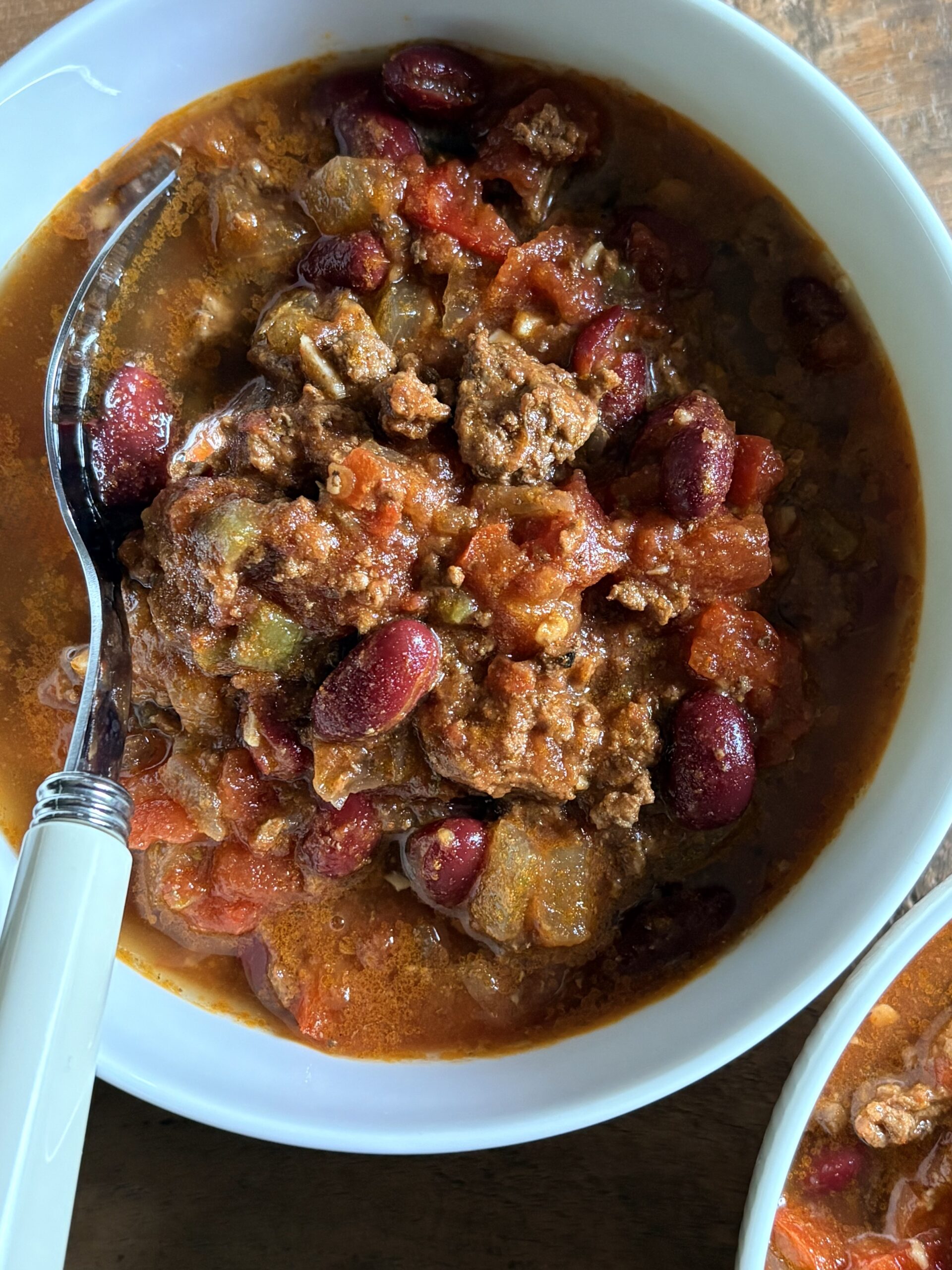 Slow Cooker Beef Chili. - harvestandnourish.com