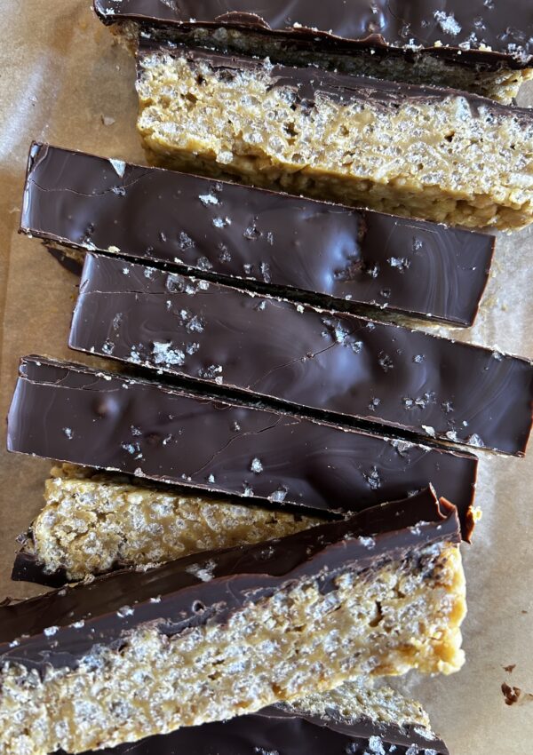 Chocolate Peanut Butter Krispie Bars. - harvestandnourish.com
