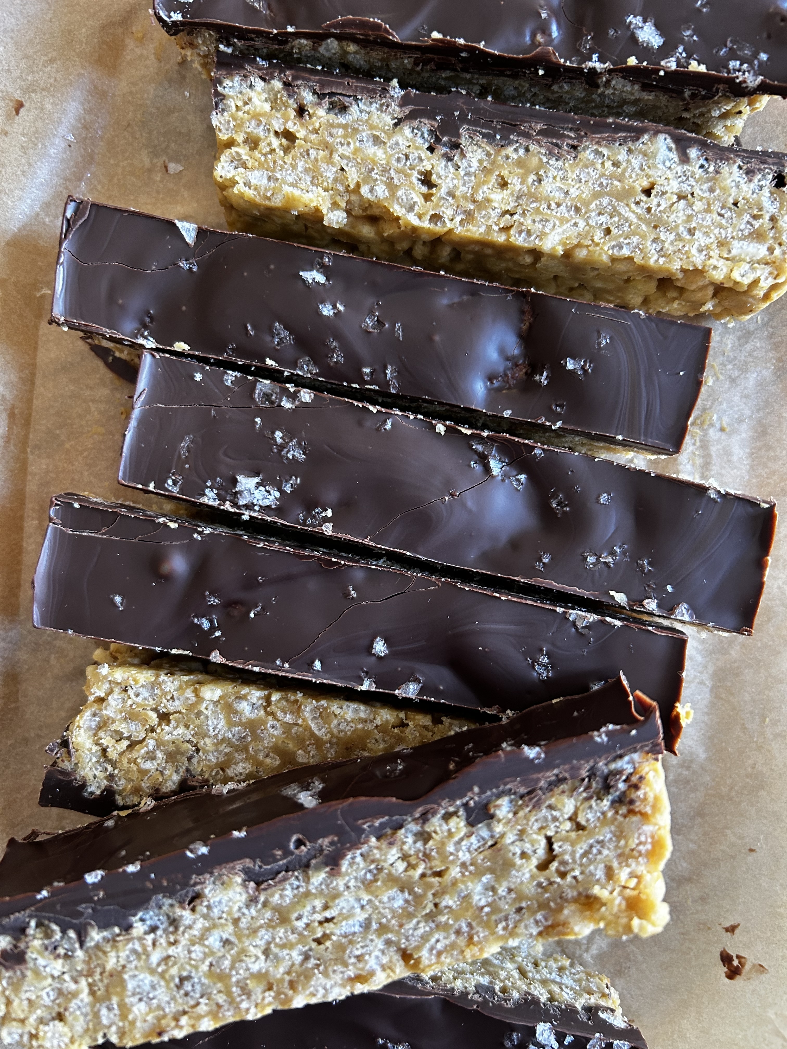 Chocolate Peanut Butter Krispie Bars. - harvestandnourish.com