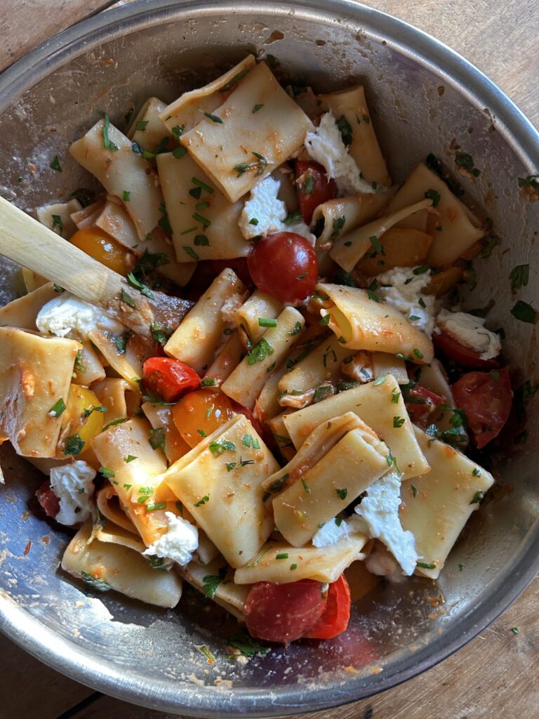 Herby Tomato Pasta with Burrata. - harvestandnouirish.com