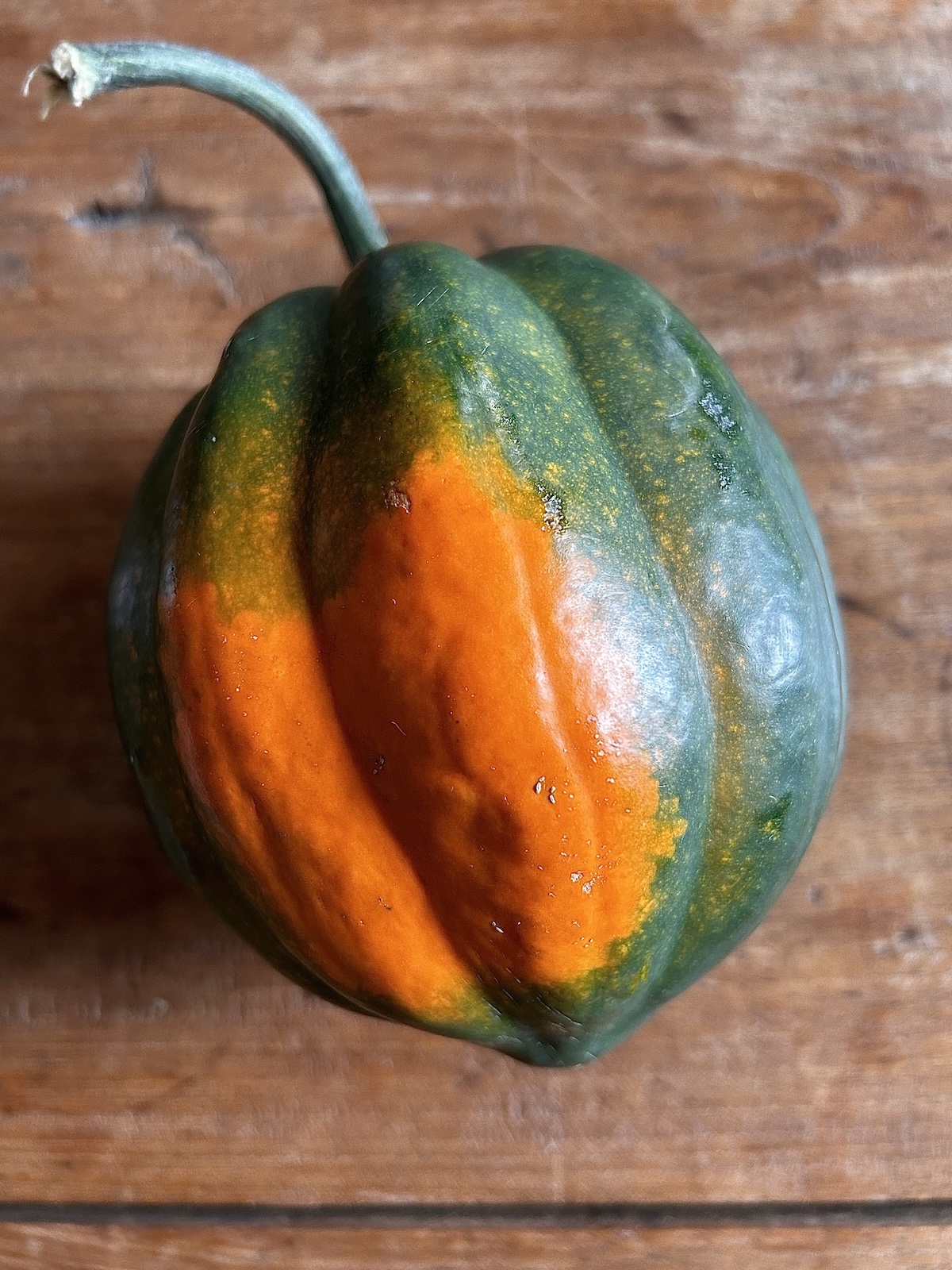 Maple Roasted Acorn Squash. - harvestandnourish.com