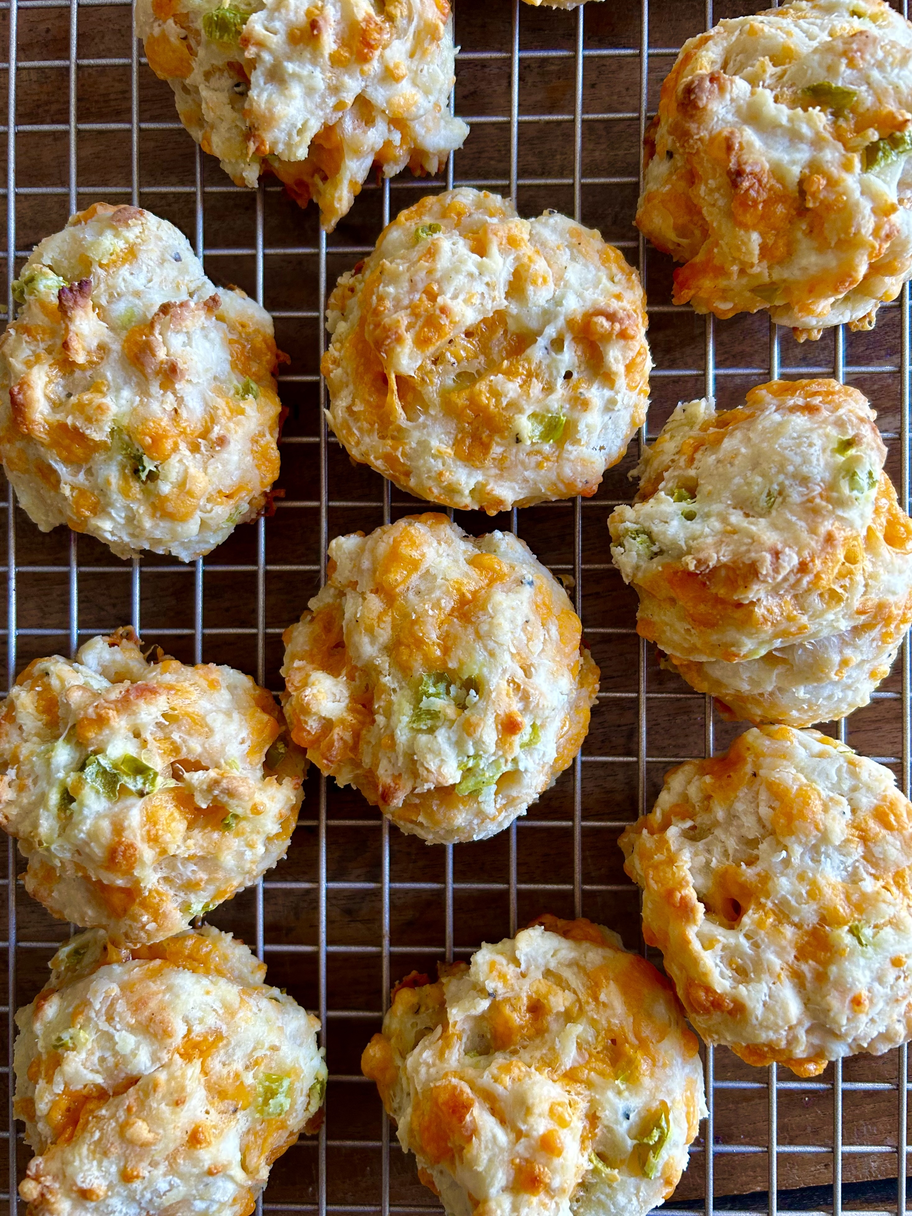 Jalapeño Cheddar Drop Biscuits. - harvestandnourish.com