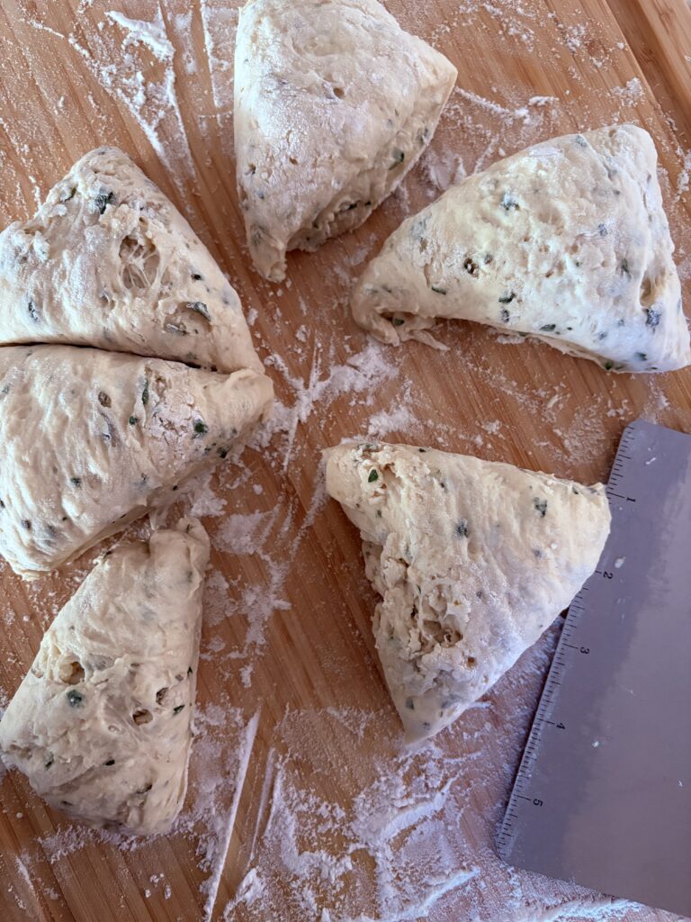 Herb & Garlic Skillet Rolls. - harvestandnourish.com