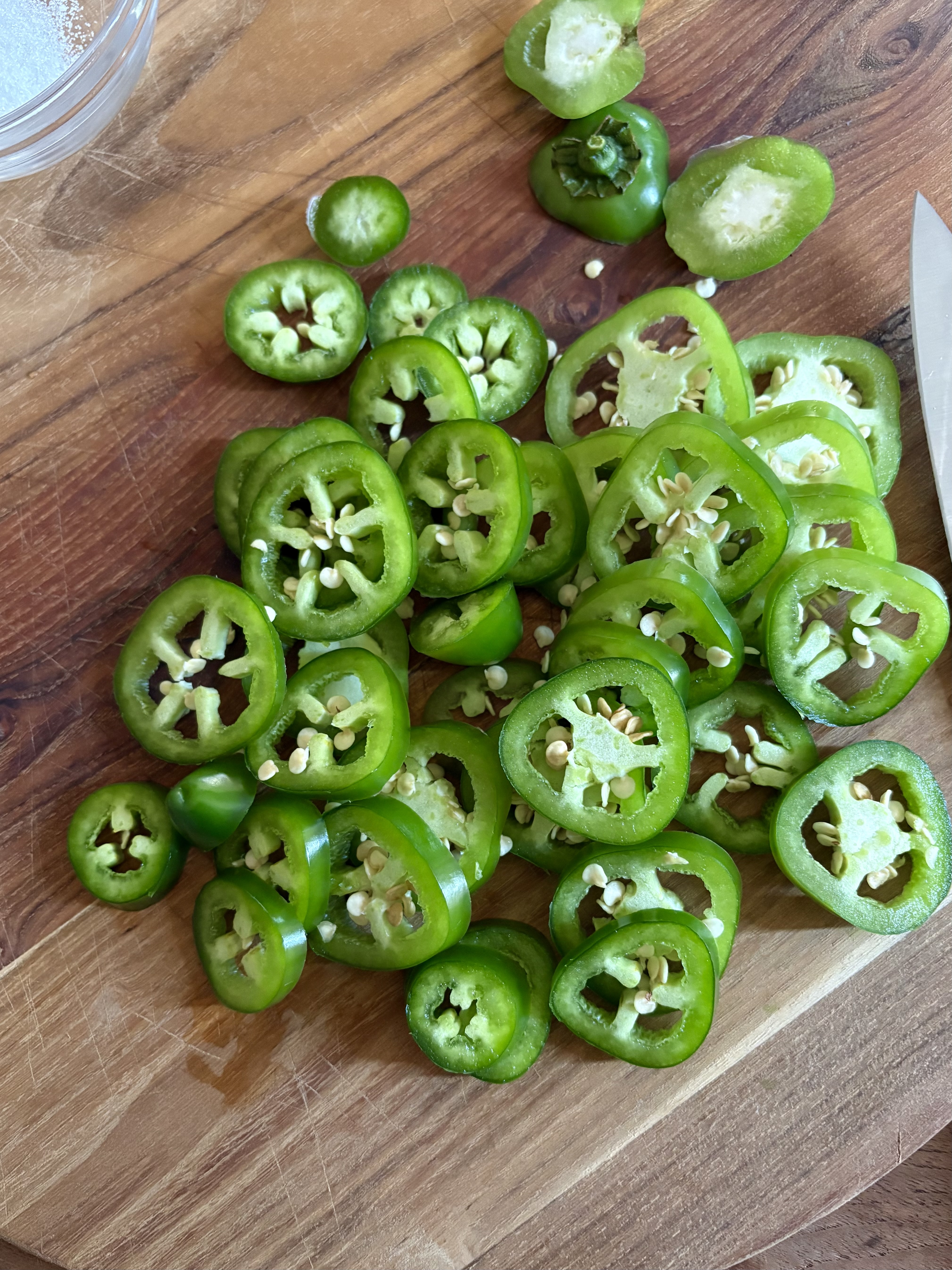 Quick Pickled Jalapeños. - harvestandnourish.com