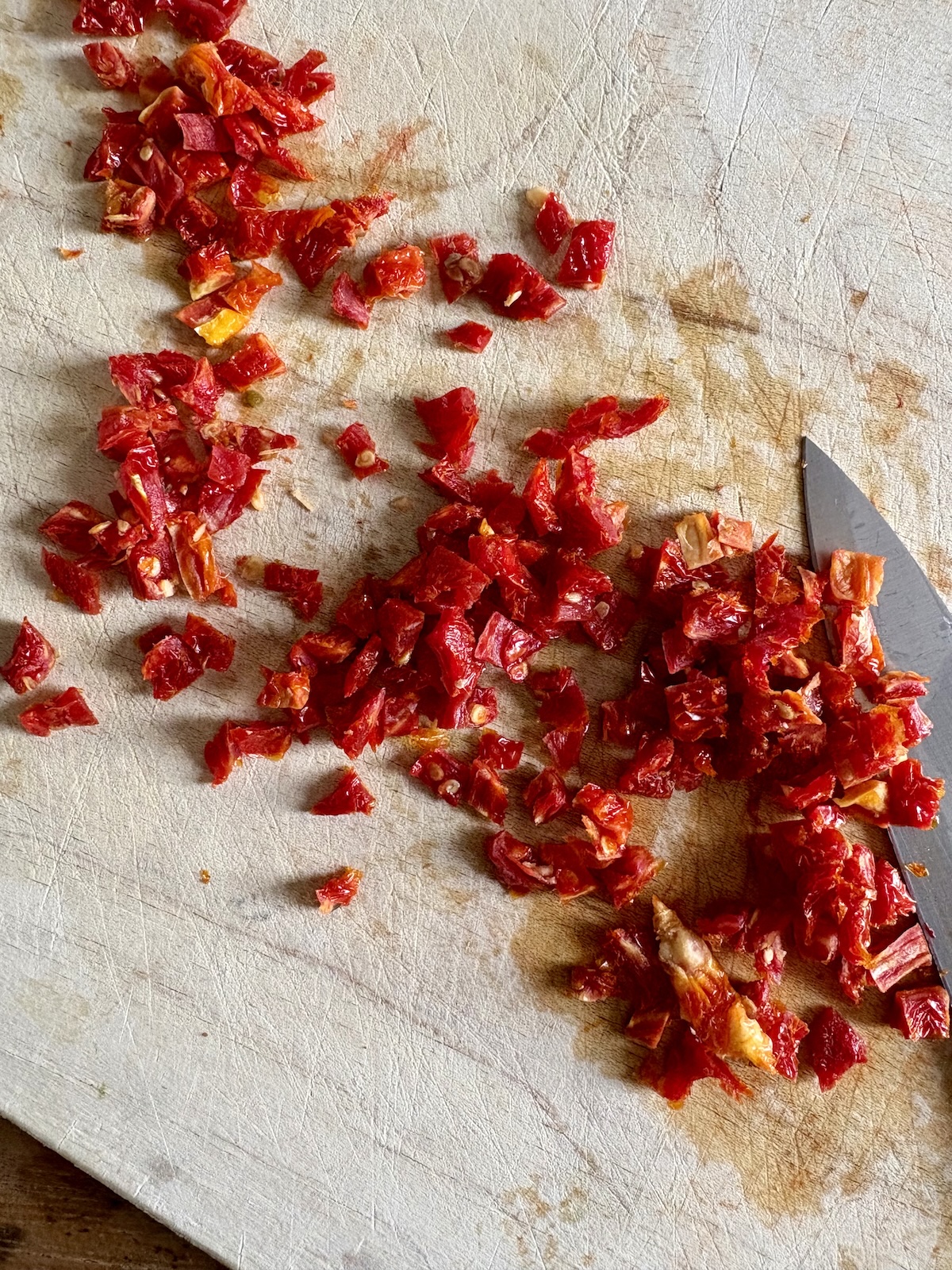 Sundried Tomato and Sage White Bean Dip. - harvestandnourish.com
