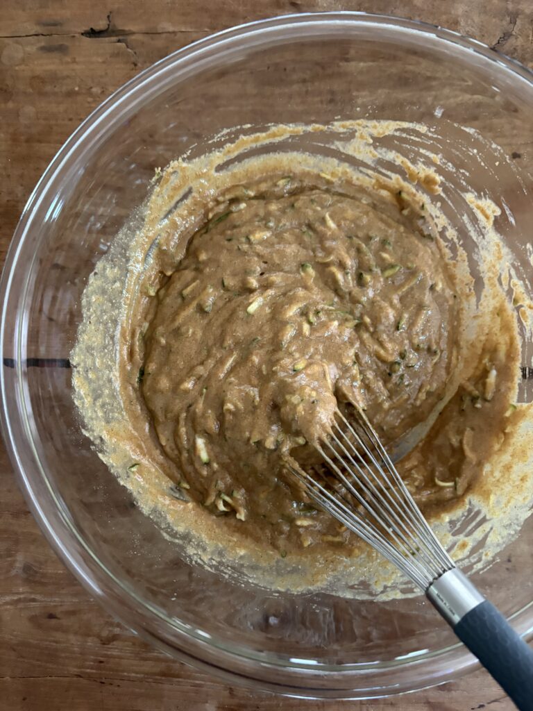 Cinnamon Spiced Zucchini Muffins. - harvestandnourish.com