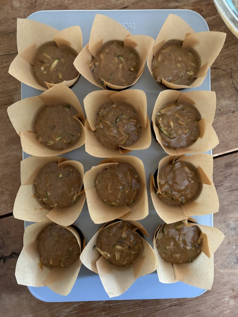 Cinnamon Spiced Zucchini Muffins. - harvestandnourish.com