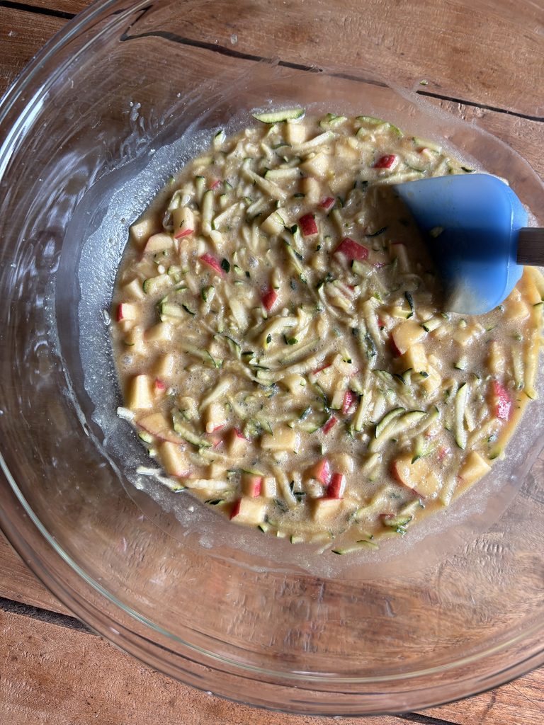 Apple Cinnamon Zucchini Bread. - harvestandnourish.com